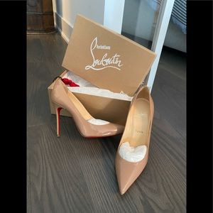 Nude Christian Louboutin NWOT 👠 Shoes